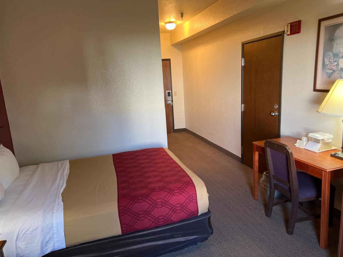 Express Inn & Suites Decatur Εξωτερικό φωτογραφία