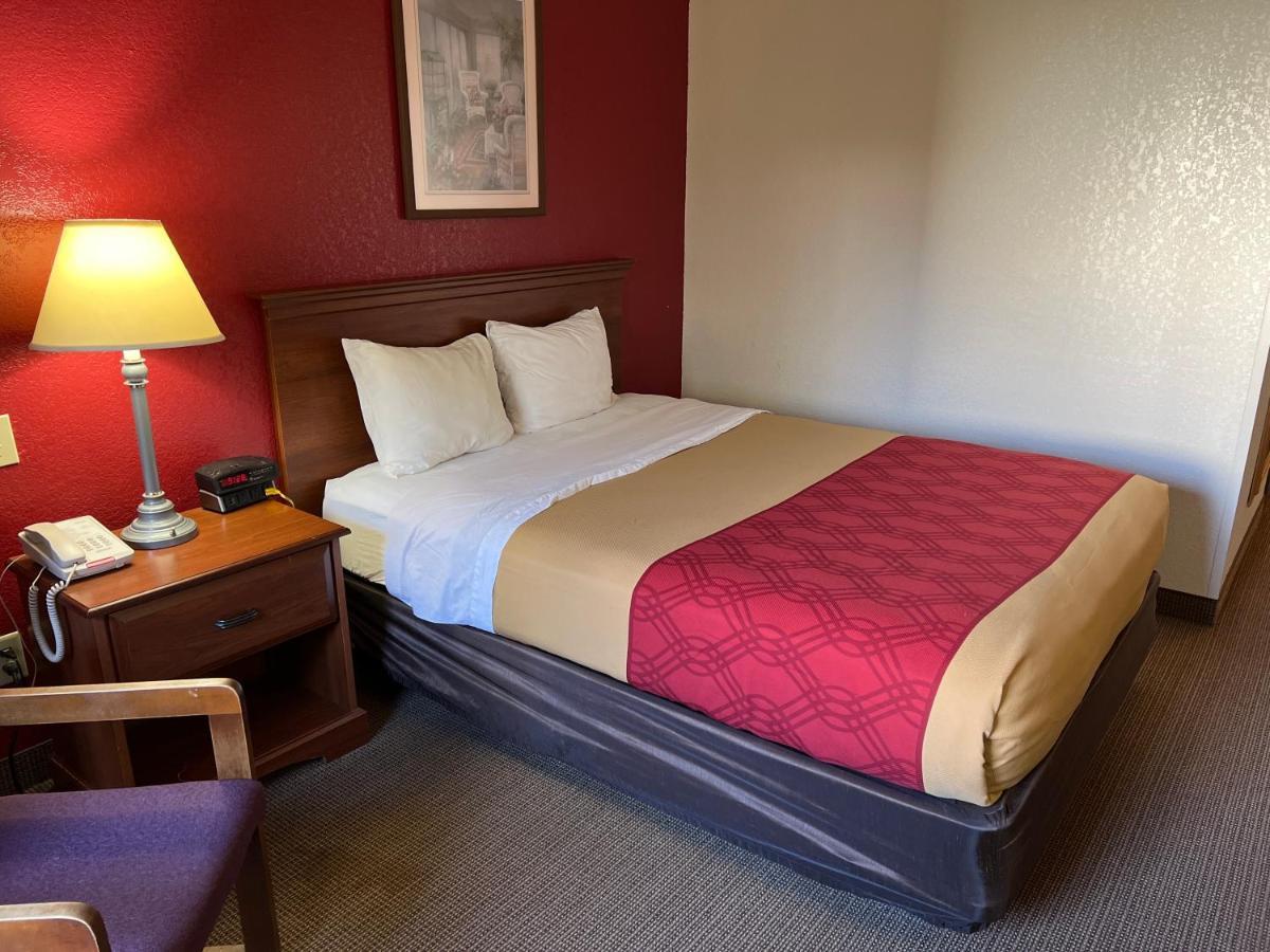 Express Inn & Suites Decatur Εξωτερικό φωτογραφία