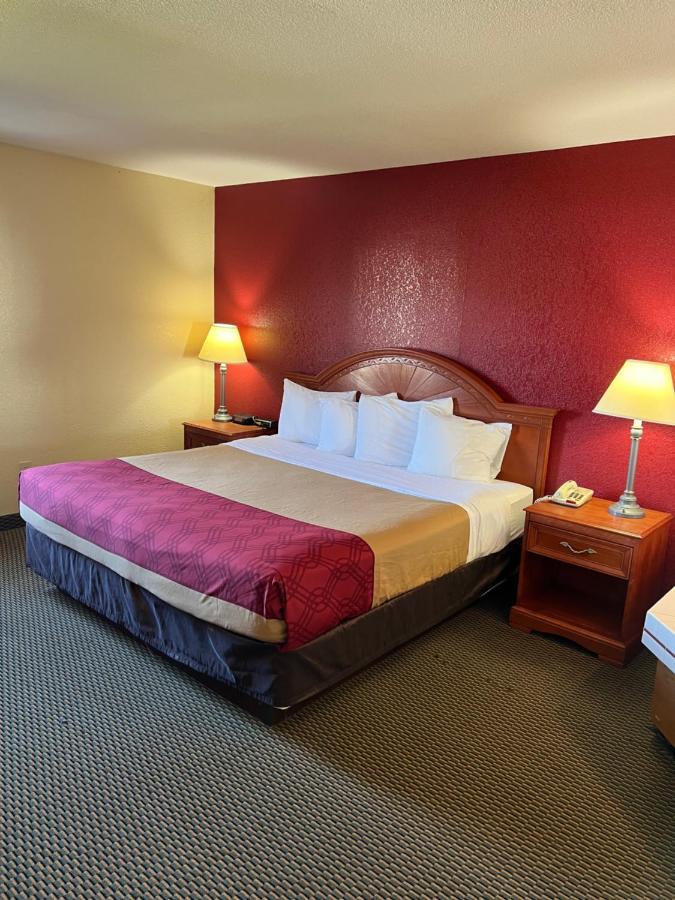 Express Inn & Suites Decatur Εξωτερικό φωτογραφία