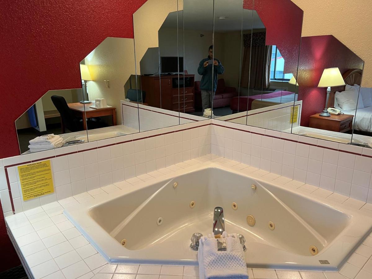 Express Inn & Suites Decatur Εξωτερικό φωτογραφία