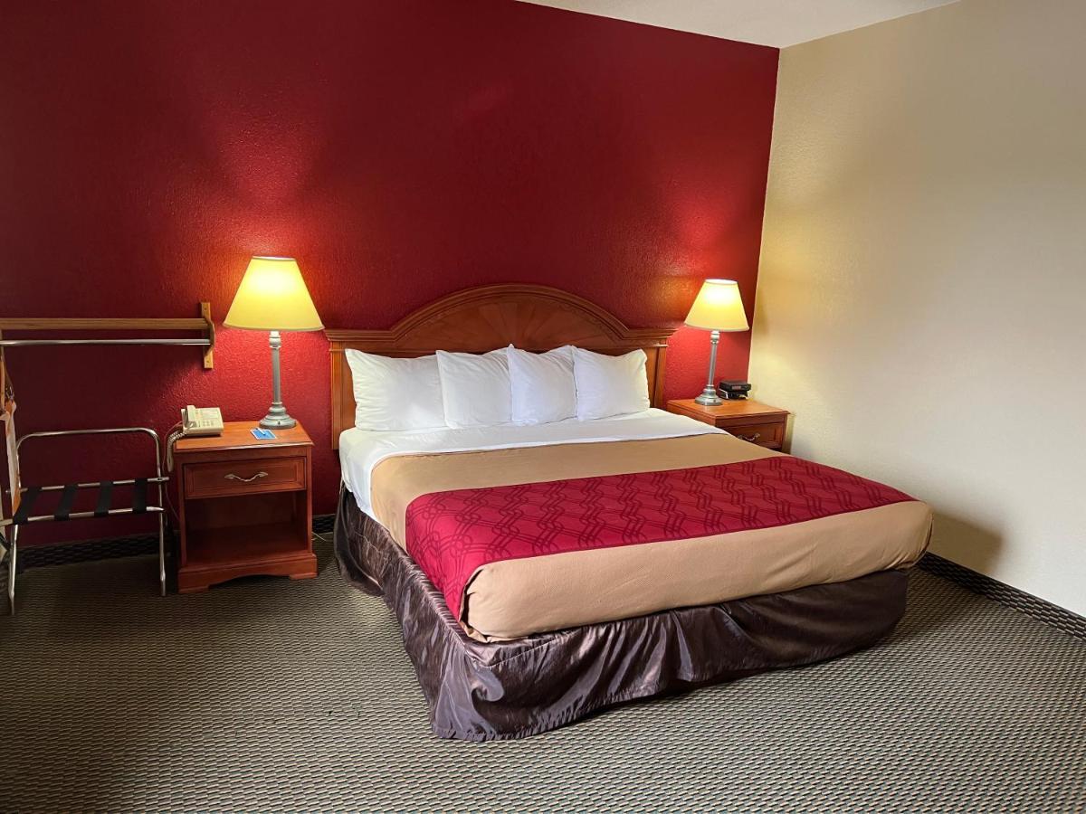 Express Inn & Suites Decatur Εξωτερικό φωτογραφία