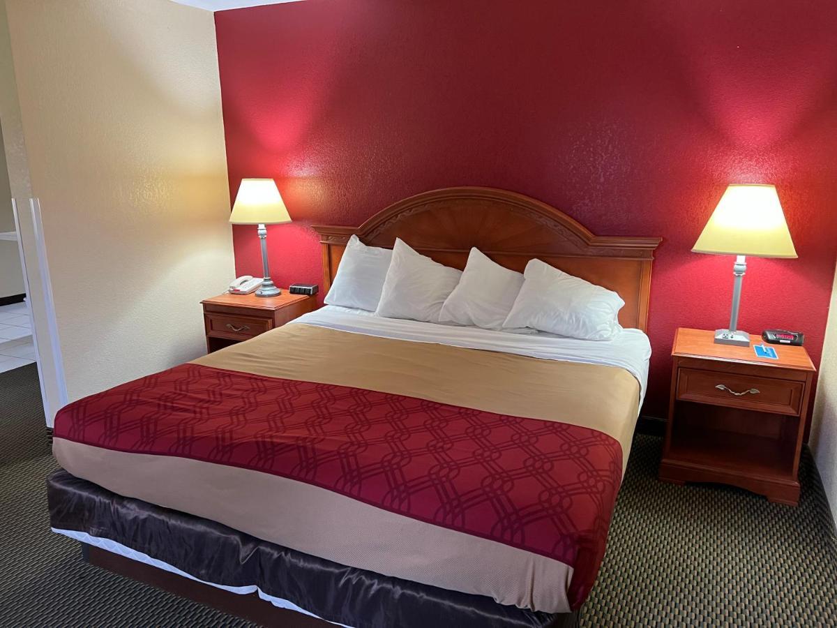 Express Inn & Suites Decatur Εξωτερικό φωτογραφία