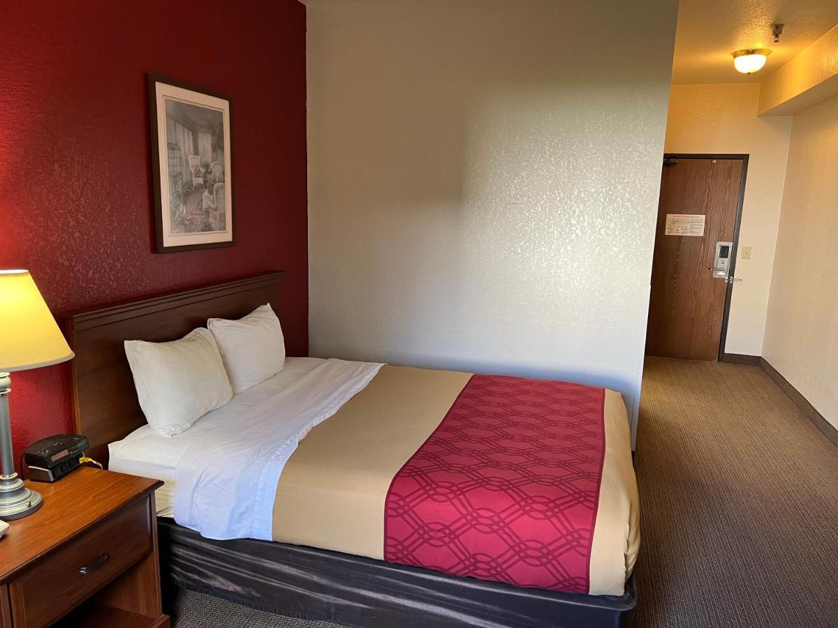 Express Inn & Suites Decatur Εξωτερικό φωτογραφία