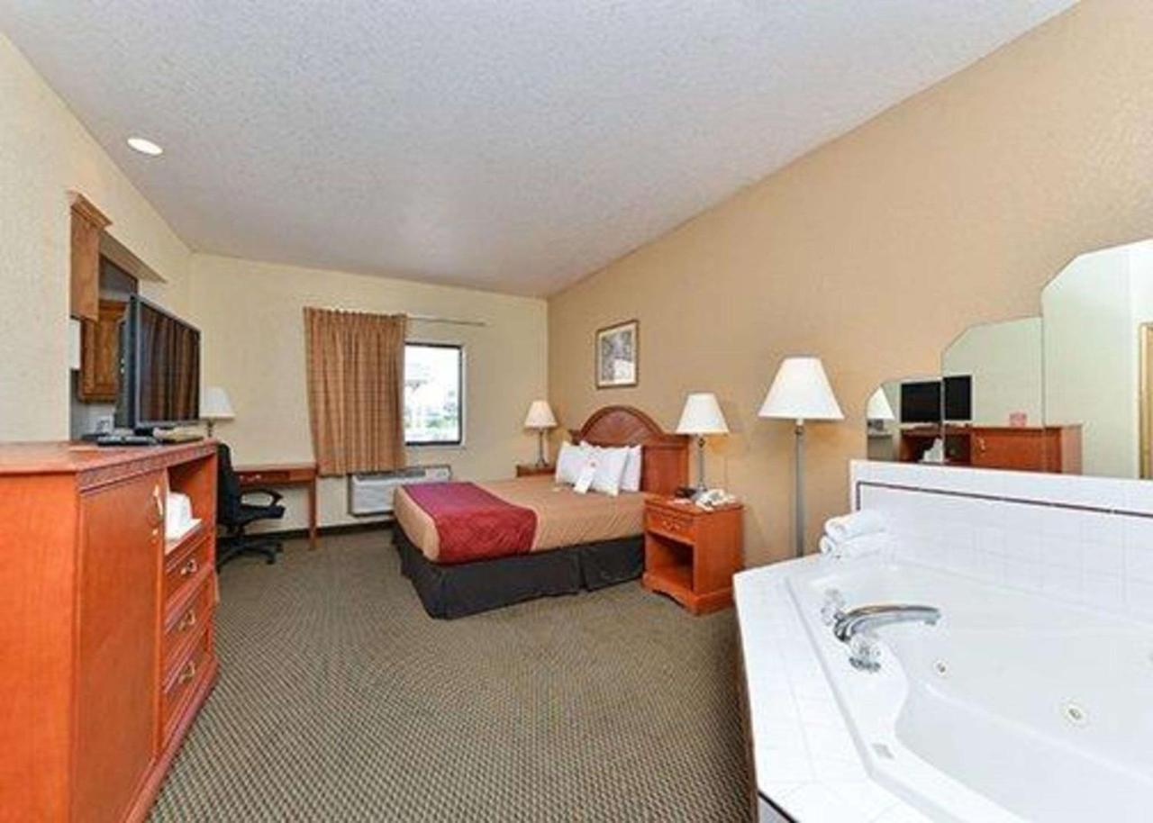 Express Inn & Suites Decatur Εξωτερικό φωτογραφία