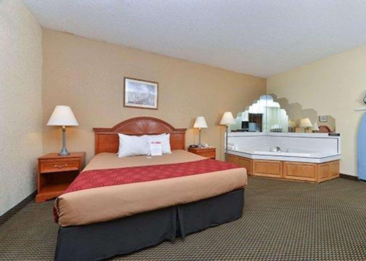 Express Inn & Suites Decatur Εξωτερικό φωτογραφία